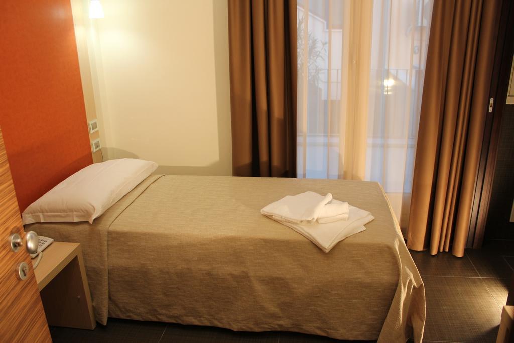 Hotel 33 Baroni Gallipoli Esterno foto